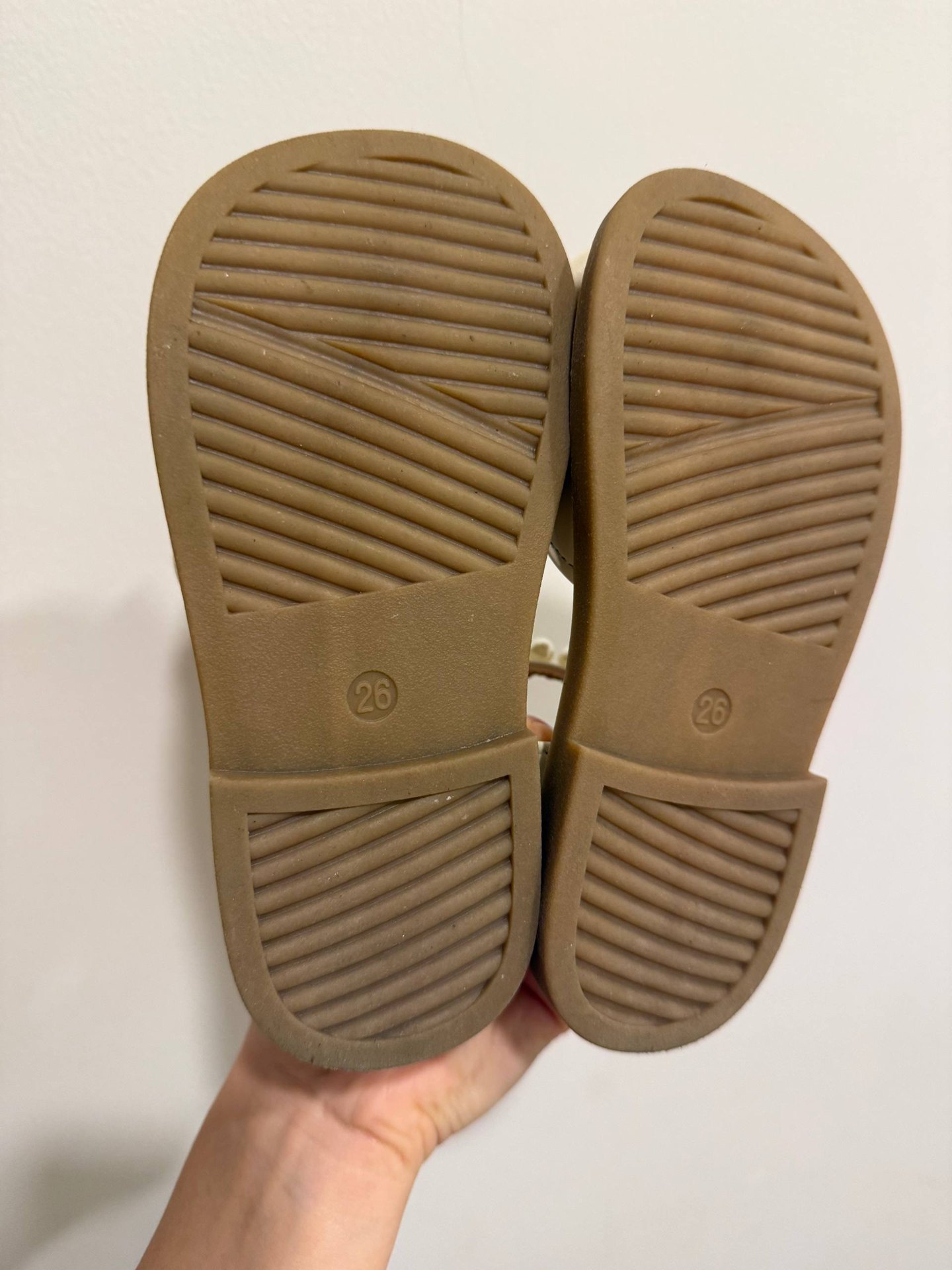 Children's sandals with a bow, size 26, new - 200 baht (2 of 2)