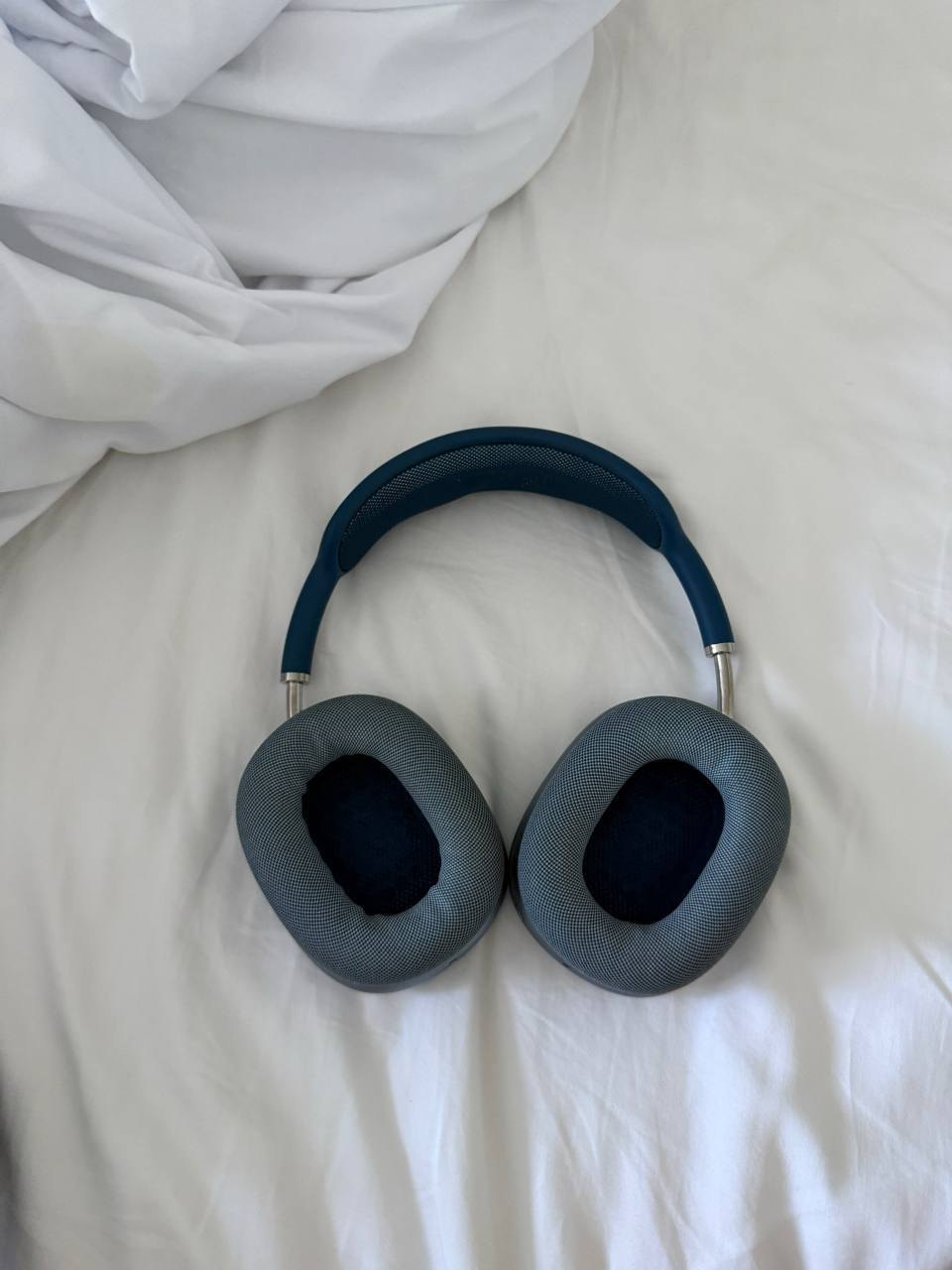 AirPods Max สีน้ำเงิน มาพร้อม Smart Case แท้ สภาพดีมาก - 7,000 บาท (3 จาก 3)