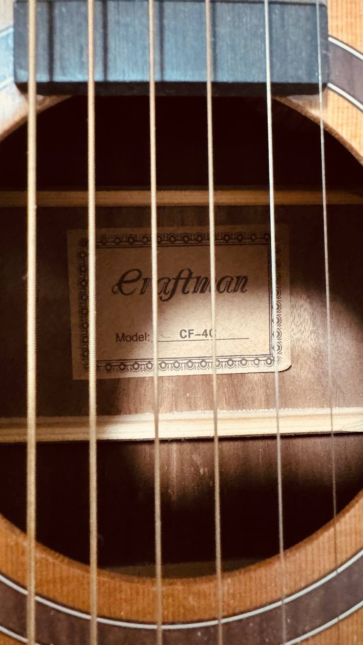 Acoustic guitar with stand - 1000 baht (2 of 2)
