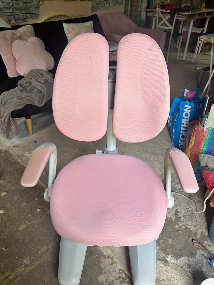 Pink ergonomic kids study chair - 1,200 baht