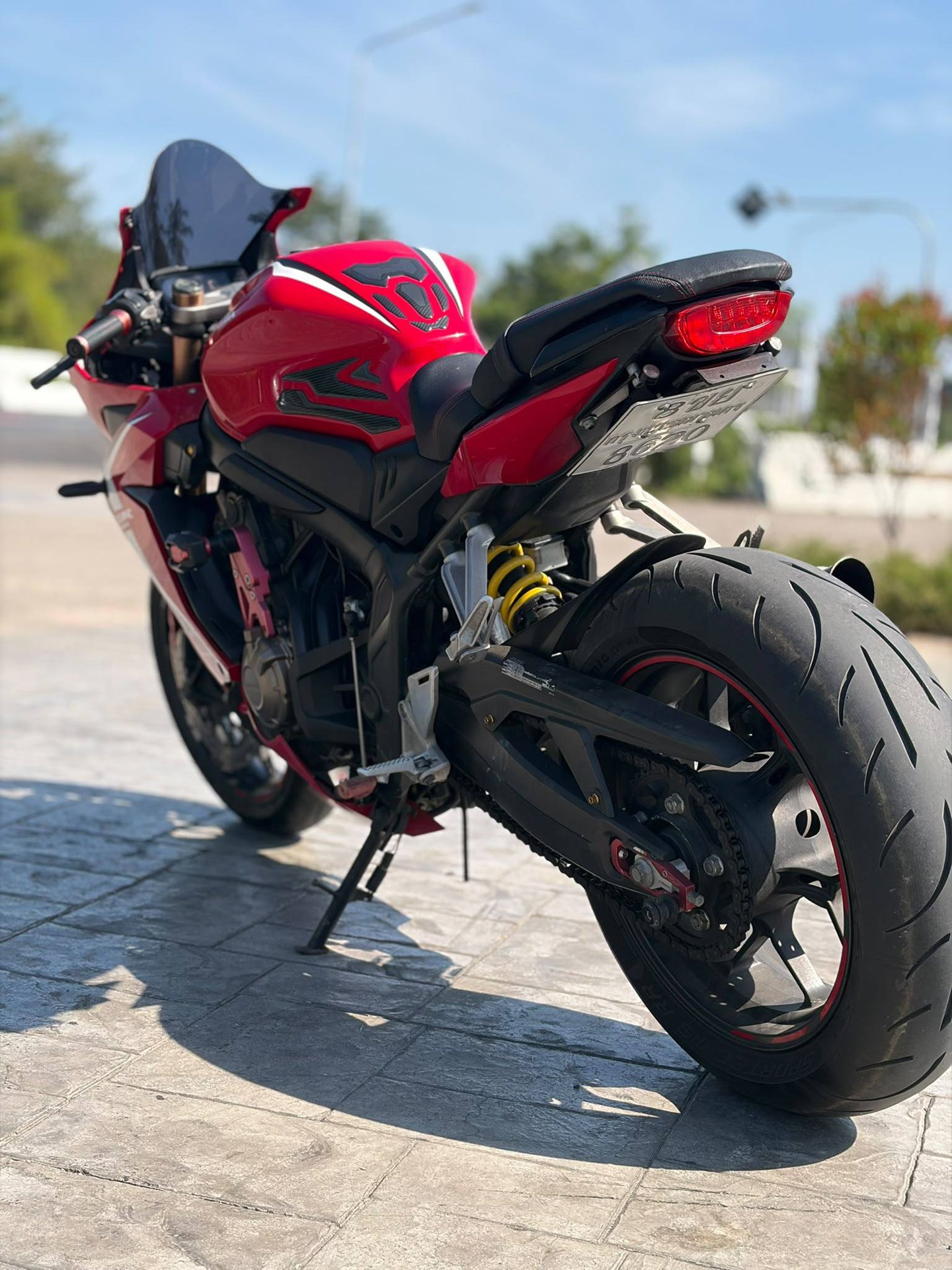Honda CBR650R สีแดง - 22,000 บาท/เดือน (7 จาก 10)