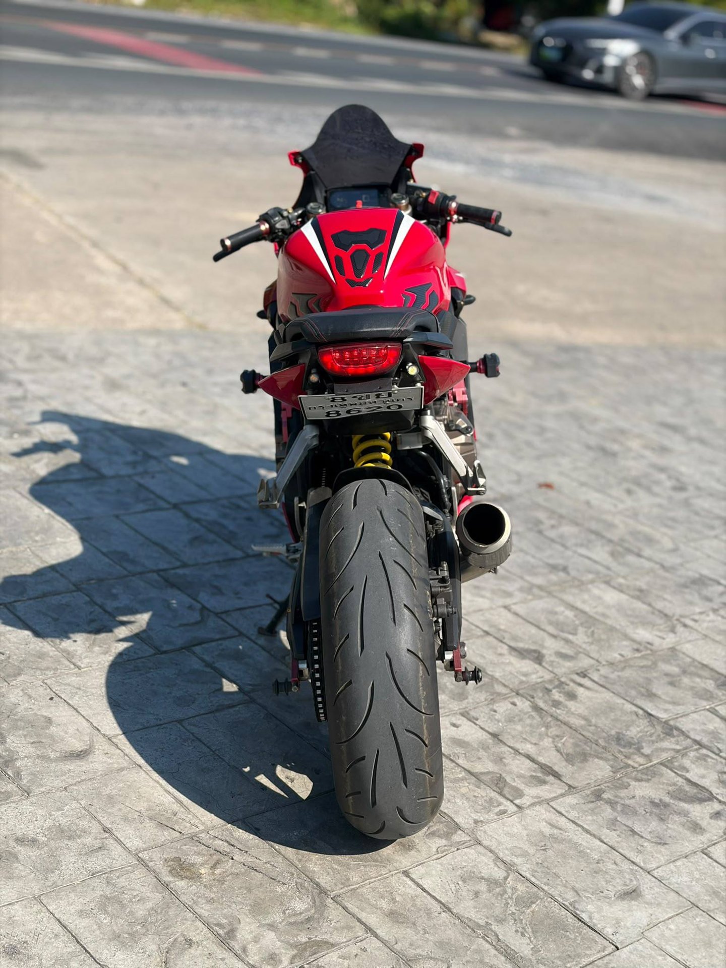 Honda CBR650R สีแดง - 22,000 บาท/เดือน (9 จาก 10)