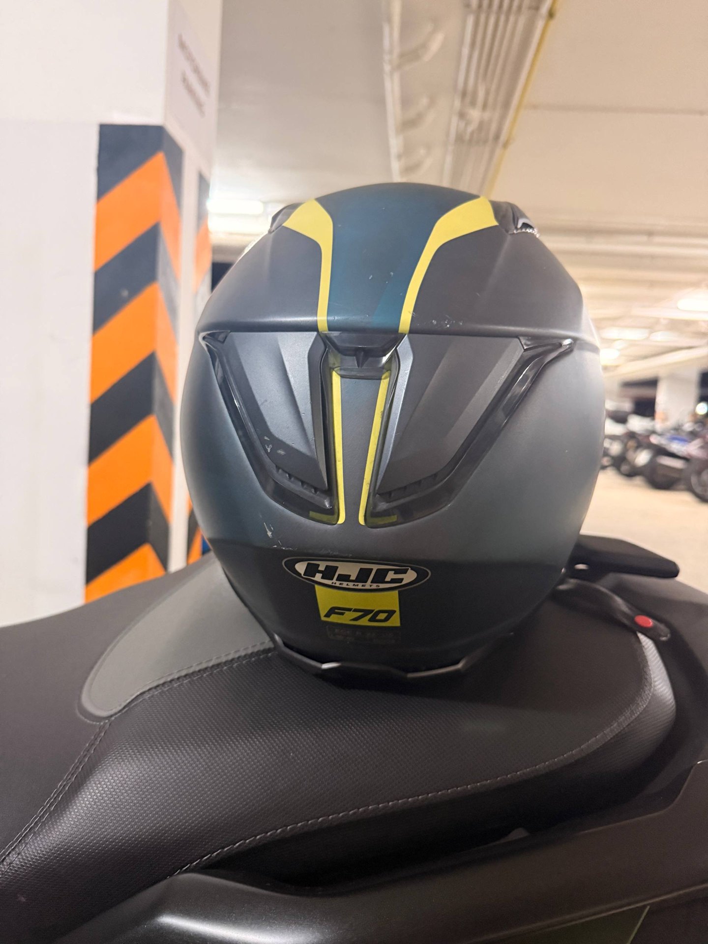 หมวกกันน็อค HJC F-70 ไซส์ L พร้อมวิซเซอร์สำรอง - 2,000 บาท (3 จาก 3)