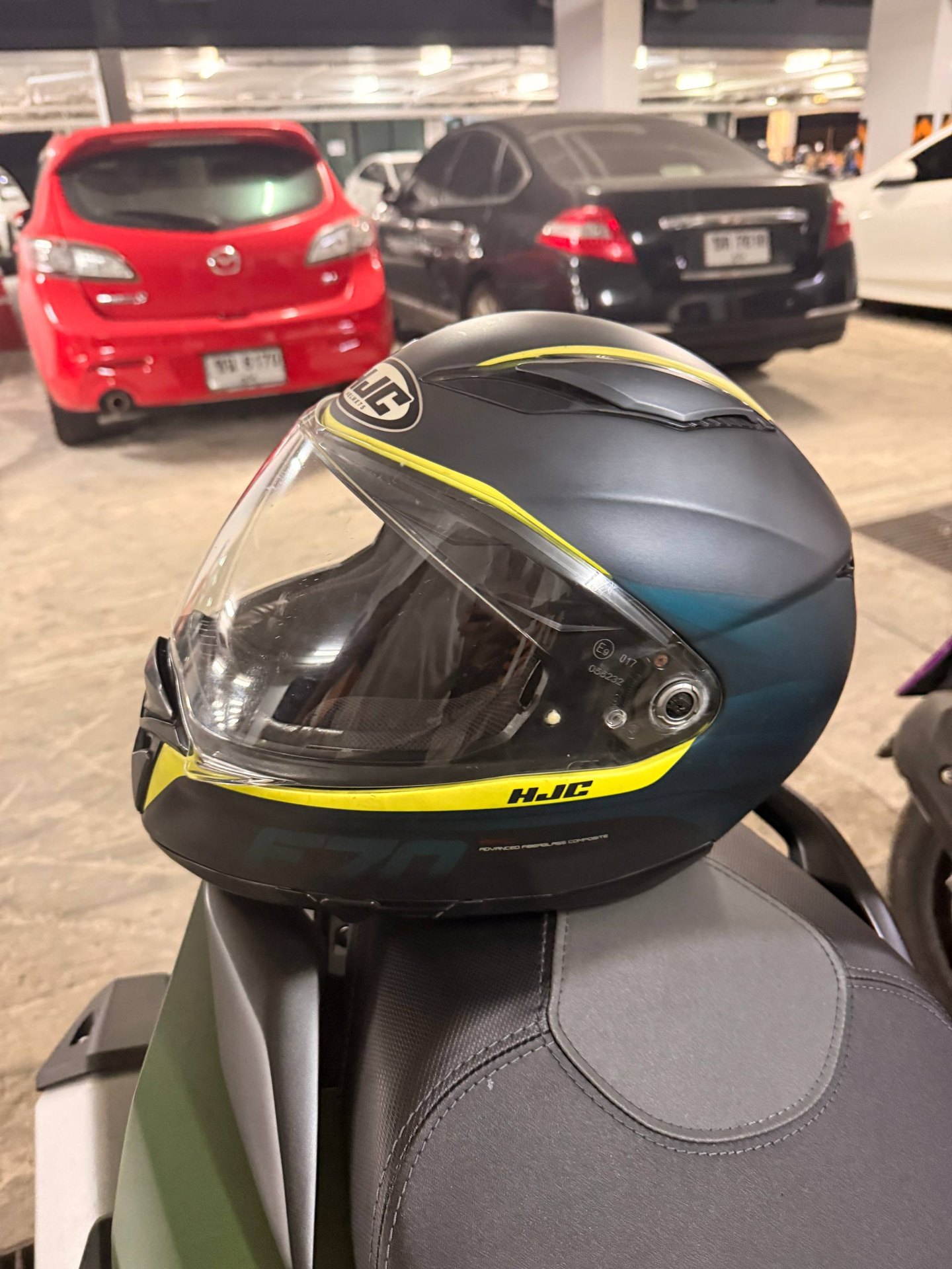 หมวกกันน็อค HJC F-70 ไซส์ L พร้อมวิซเซอร์สำรอง - 2,000 บาท (2 จาก 3)
