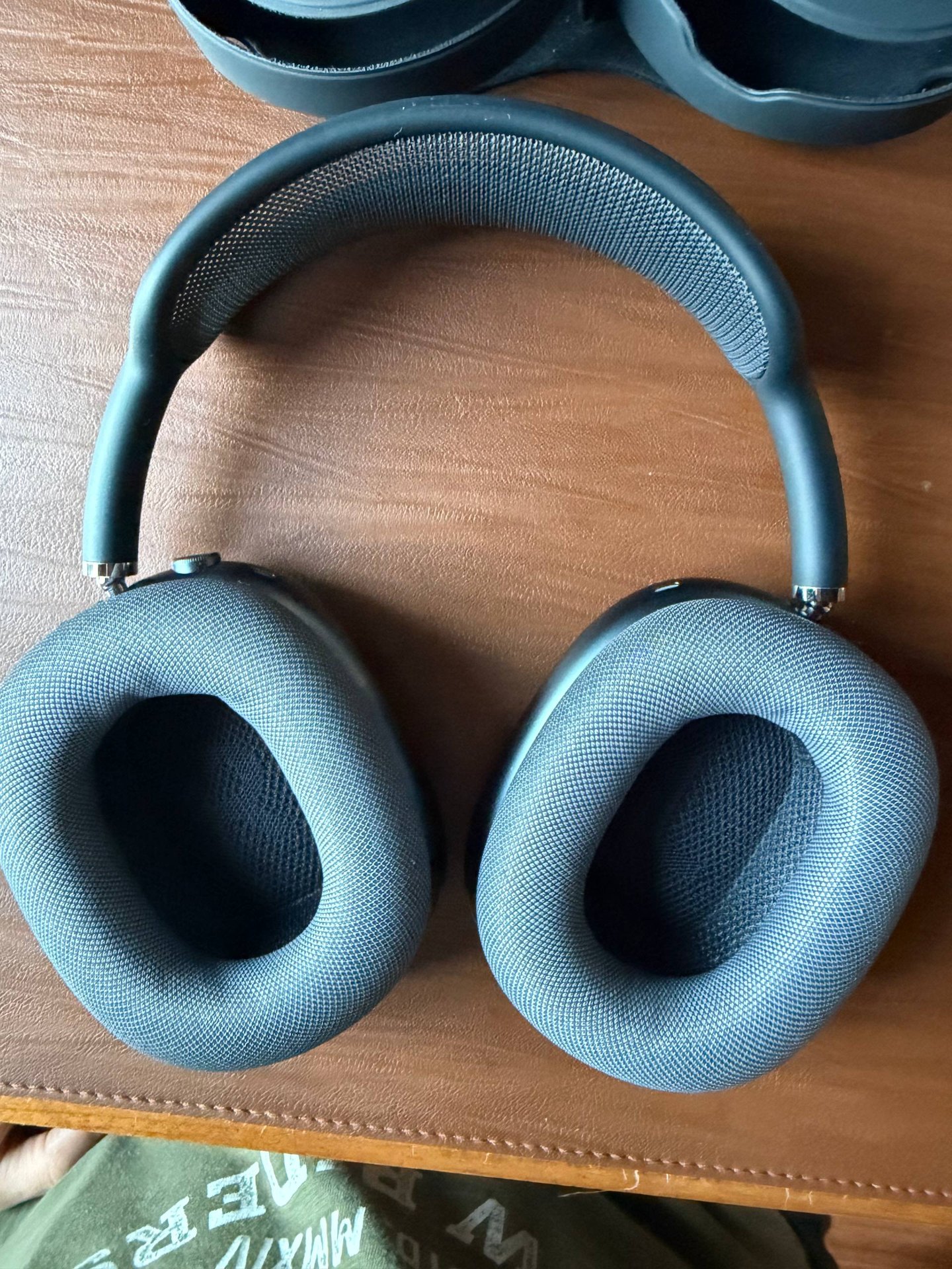 AirPods Max USB-C, excellent condition, purchased in January - 11,500 baht (3 of 3)