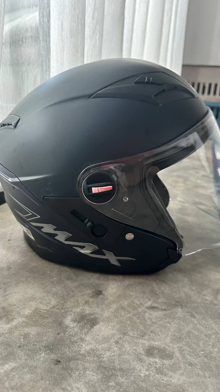 Yamaha men's helmet, size M-L - 500 baht (3 of 3)