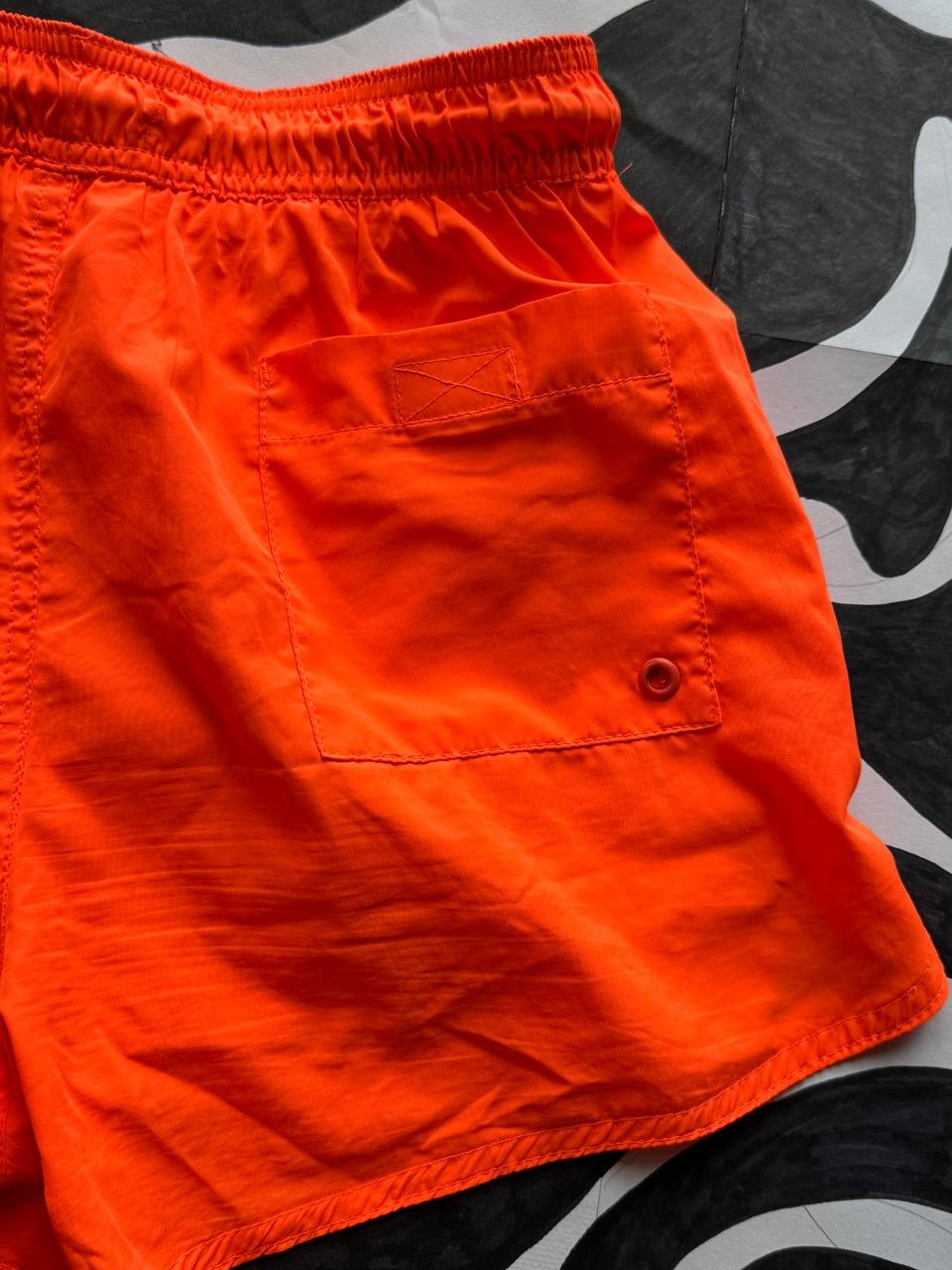 กางเกงขาสั้น Nike สีส้มสด ไซส์ XS-S ใหม่ - 350 บาท (2 จาก 3)