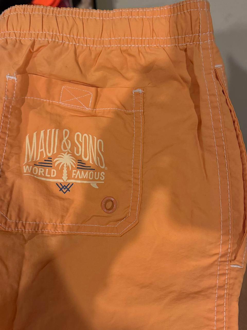 กางเกงขาสั้นสีส้ม Maui & Sons ไซส์ S ใหม่ - 500 บาท (2 จาก 3)