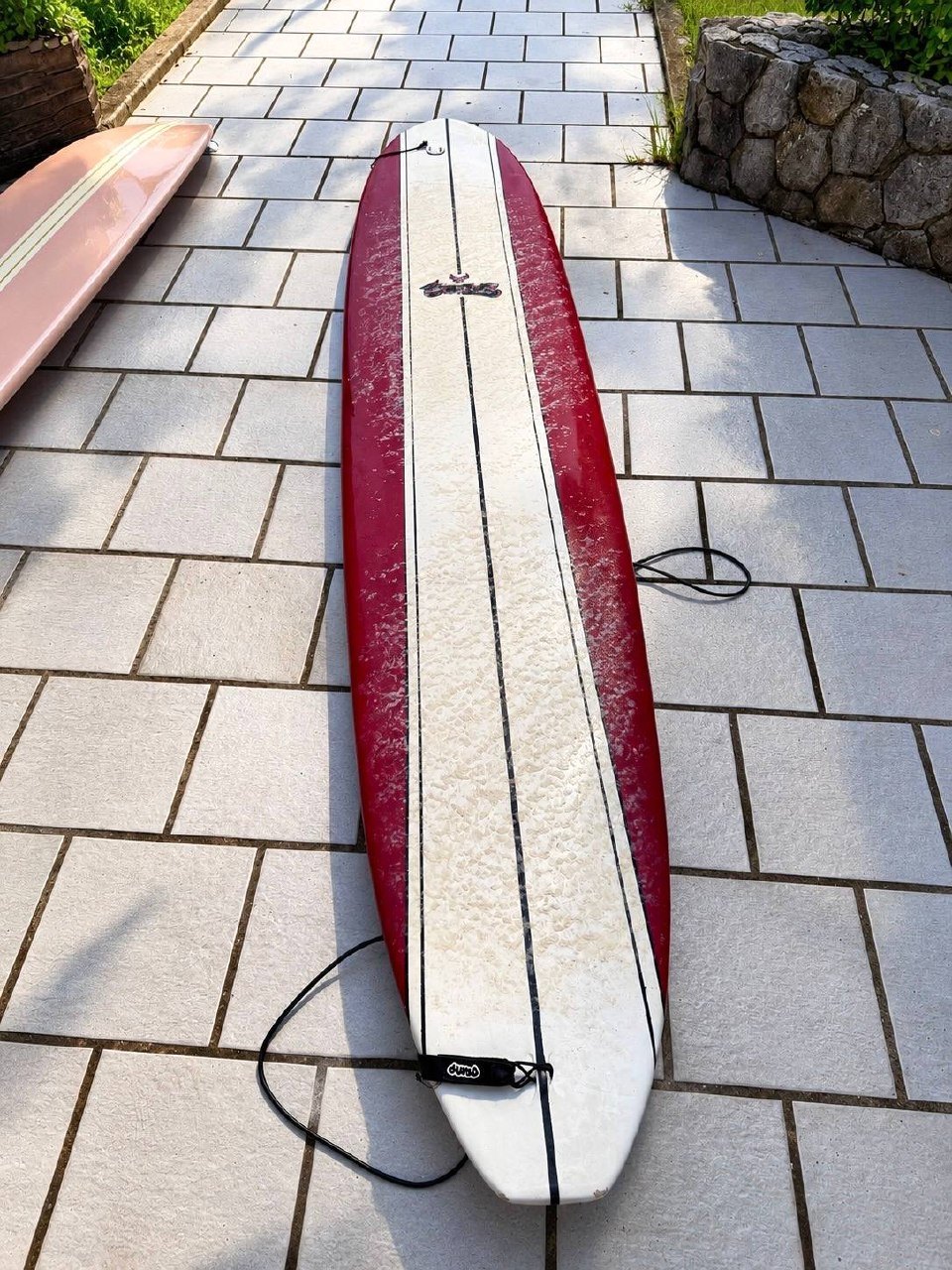 Longboard pink 9'4", 74 l, almost new - 7,500 baht (2 of 4)