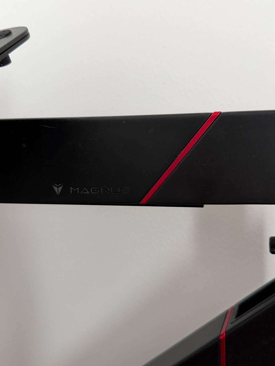 Secretlab MAGNUS monitor bracket with laptop mount - 4,500 baht (3 of 5)