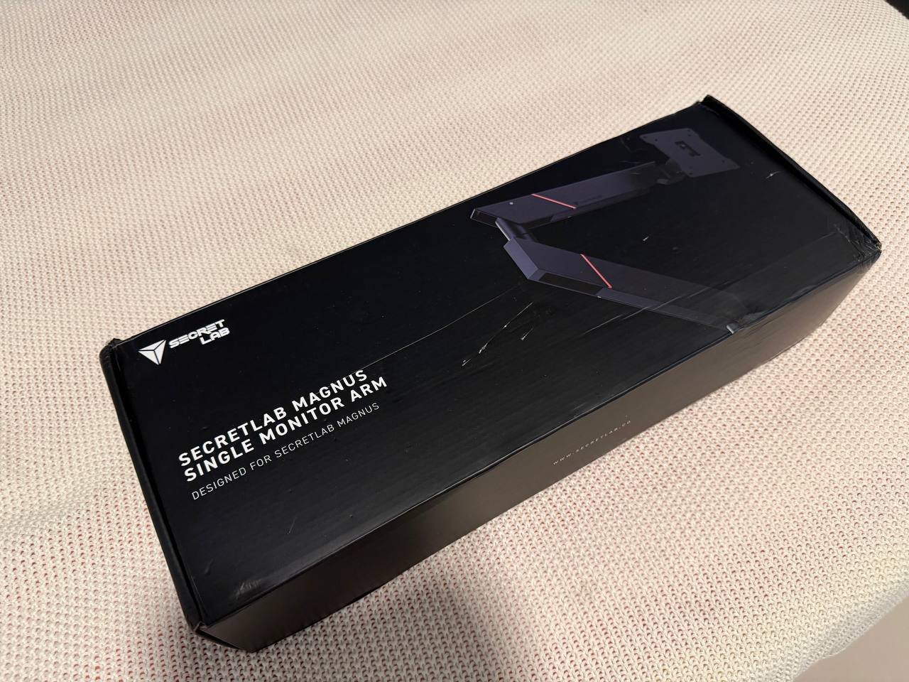 Secretlab MAGNUS monitor bracket with laptop mount - 4,500 baht (5 of 5)