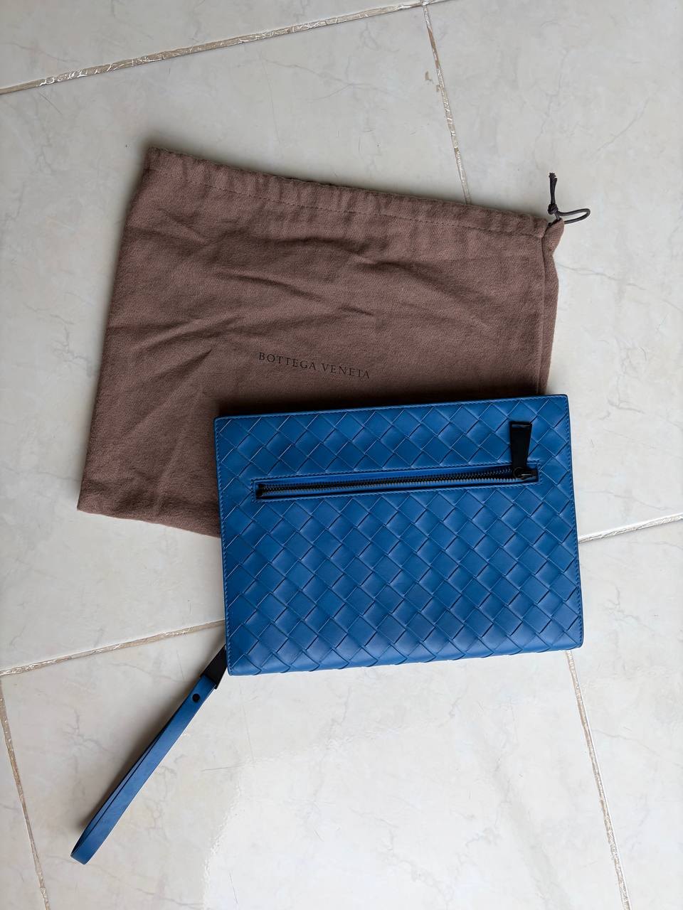Bottega Veneta clutch bag, blue, genuine leather - 18,000 baht (2 of 5)