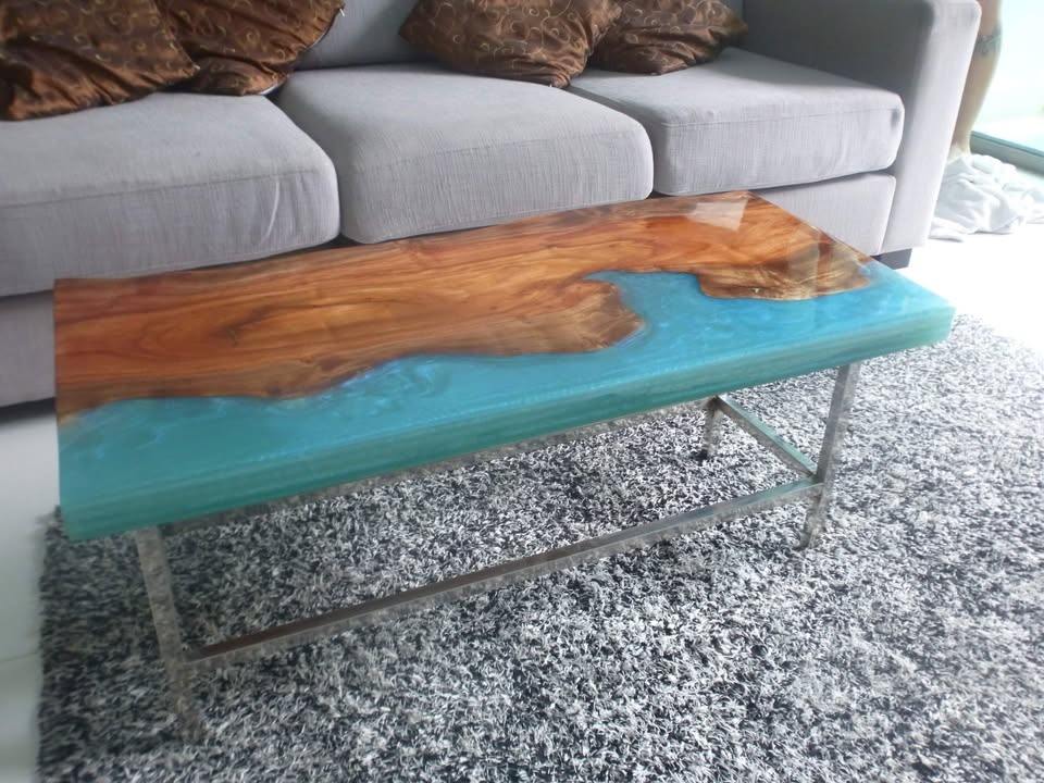 Blue-teal epoxy resin and tamarind wood coffee table (2 of 5)
