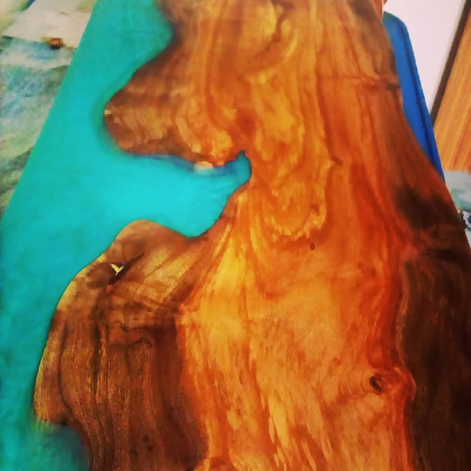 Blue-teal epoxy resin and tamarind wood coffee table (5 of 5)