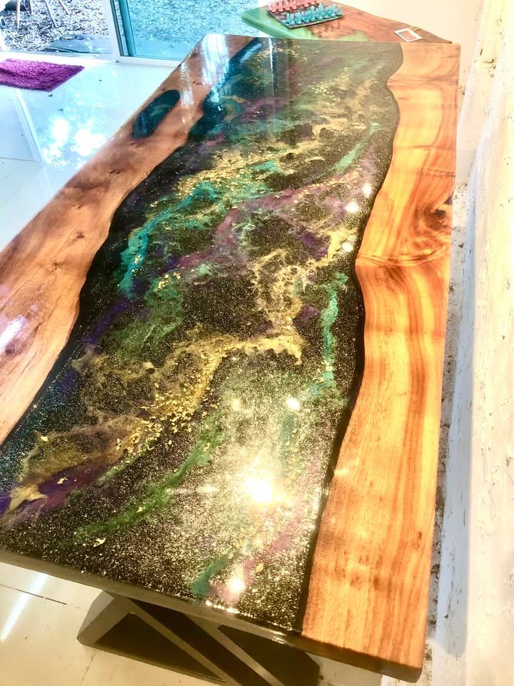 Galaxy resin and wood dining table, black metal legs (5 of 5)