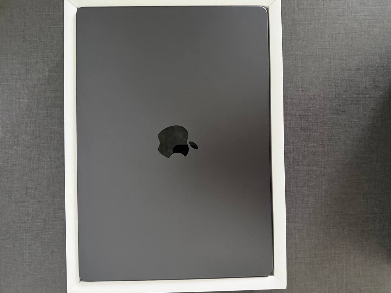 MacBook Pro M4 แรม 16 / SSD 512 GB สภาพ 9/10 - 39,000 บาท (3 จาก 4)