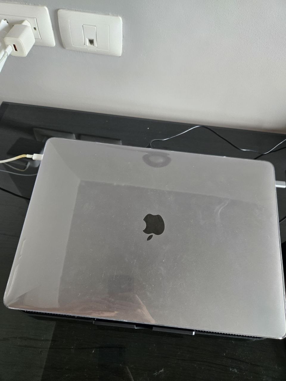MacBook Pro 2019 สภาพดีมาก ไม่มีรอยขีดข่วน - 18,000 บาท (2 จาก 2)